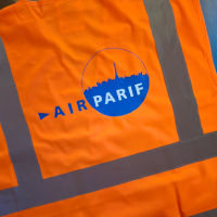 Gilet de sécurité orange fluo hvw100 Yoko avec impression d'un logo au dos en quadri