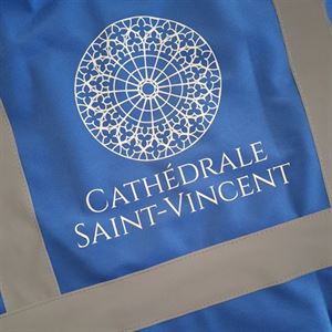 Gilet de sécurité bleu roi personnalisé pour la Cathédrale Saint-Vincent