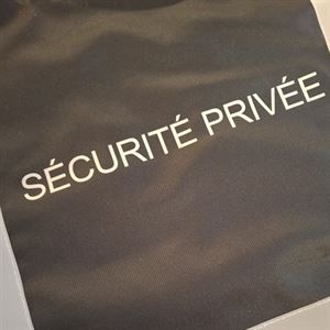 Gilet de sécurité noir personnalisé marqué Sécurité Privée